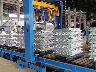 Aluminum ingots – 25x1.2mm PET straps that replace steel strap used in an automatic strapping machine 